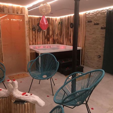Gites Aux Fines Bulles D'Alsace Spa Privatif En Supplement Bergheim Kültér fotó